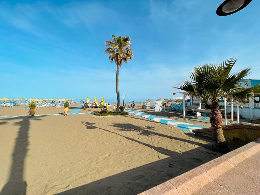 Seafront Apartment With Direct Access To The Beach Torremolinos Exterior foto